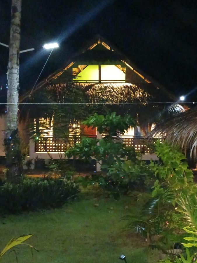 Weeroona Huts Homestay Pacifico San Isidro  Exterior foto